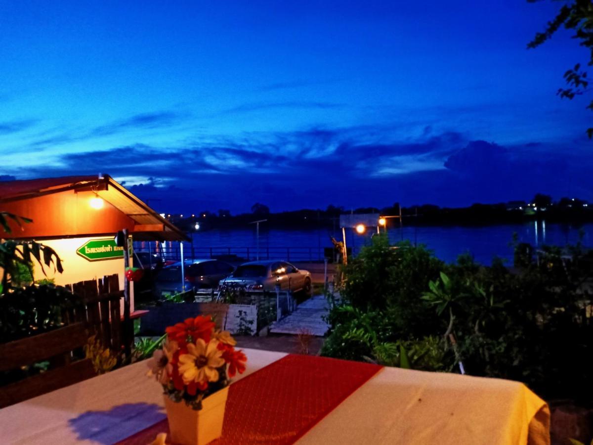 Sofa Gallery Hotel Нонг Кай Екстериор снимка